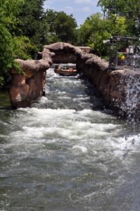 Roaring Rapids ride