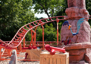 Wile E Coyote's theming