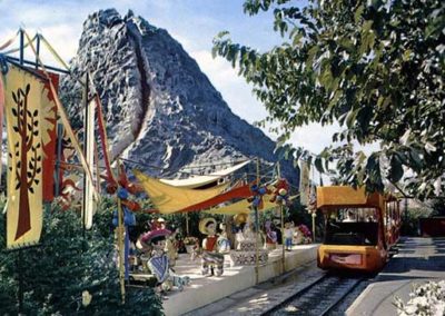 Fiesta Train volcano scene