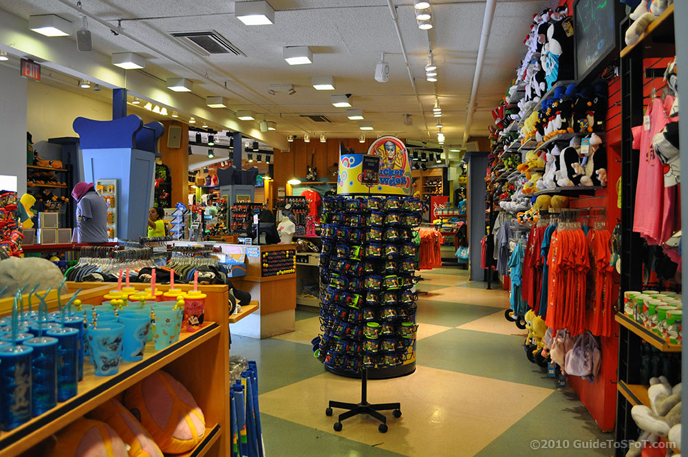 Looney Tunes Mall | Guide to Six Flags over Texas