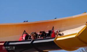 La Vibora car going through trough