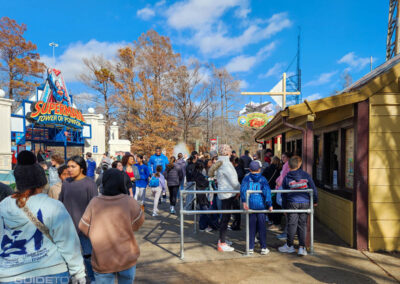 Newman's Cafe queue line long due to ride closures