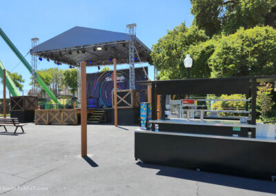 New snack stand next to the Gotham City stage