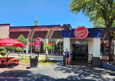 Johnny Rockets exterior