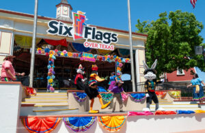 Sylvester, Daffy, Bugs, and the crew get the crowd dancing during Viva la Fiesta