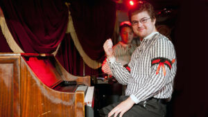 Dueling Piano Show at Six Flags over Texas