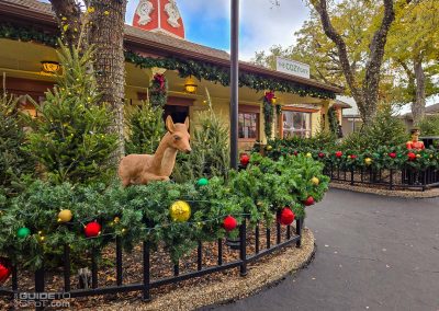 Primo's Pizza in the Old South turns into Cozy Cafe for Holiday in the Park 2025