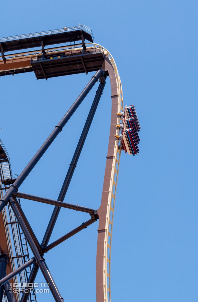 Tormenta train going down the first drop