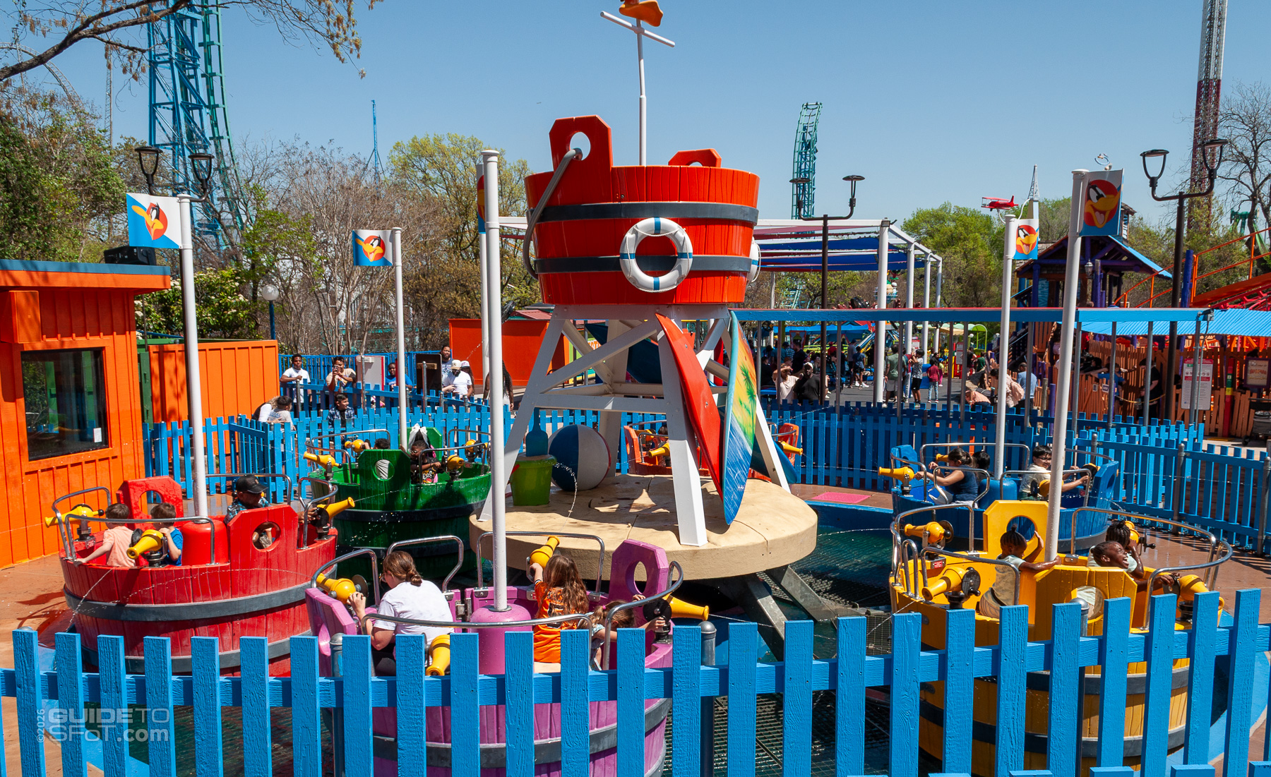 Daffy Duck Bucket Blasters ride at Six Flags Over Texas