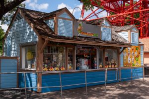 The Original Pineapple Man at Six Flags Over Texas