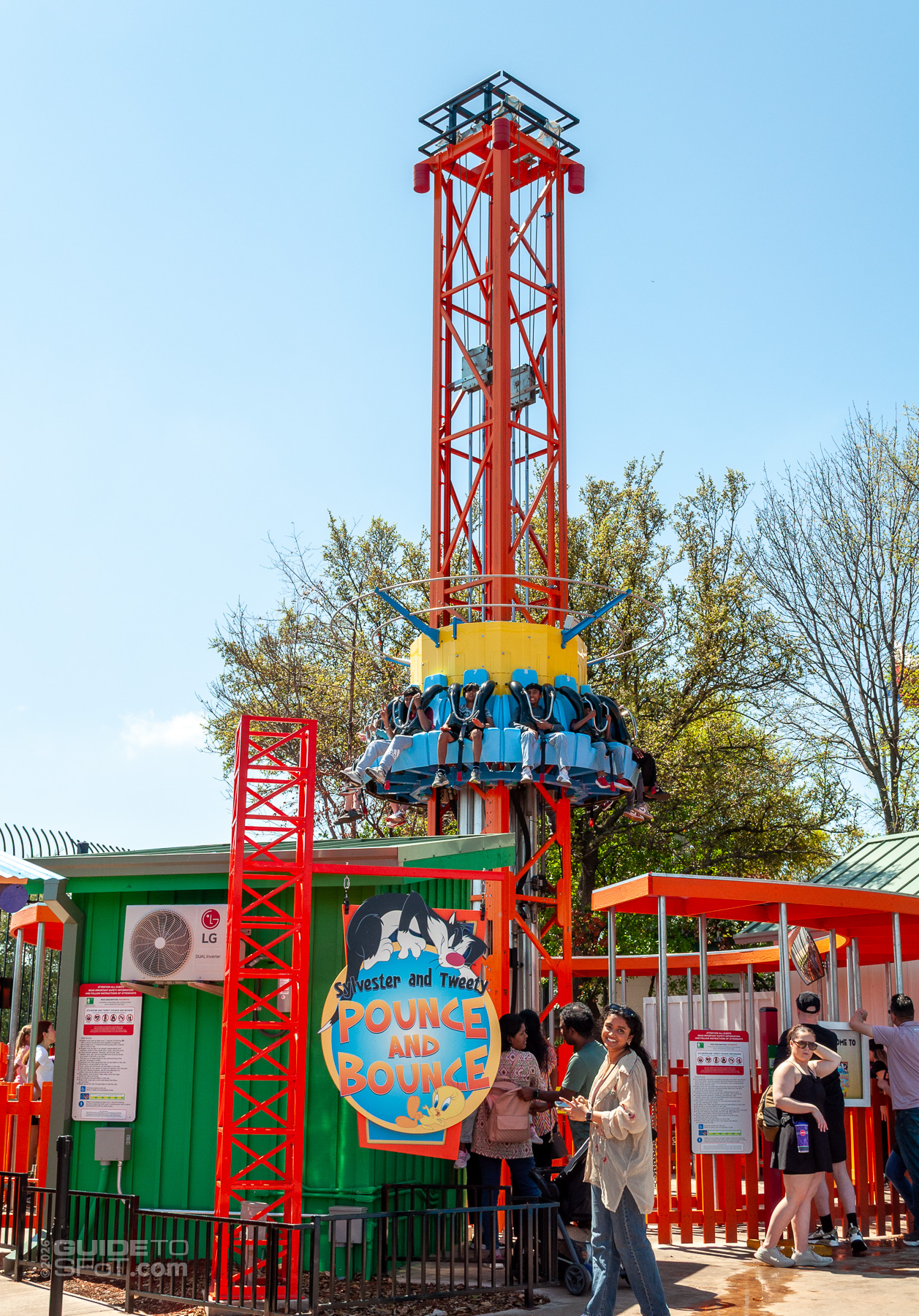 Sylvester & Tweety Pounce and Bounce ride